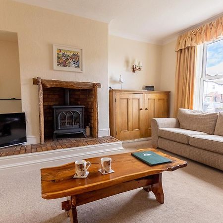 Fir Tree Cottage - Cosy 3 Bed Cottage In Penrhyn Bay With Beautiful Sea Views And Access To Snowdonia Рос-он-Си Экстерьер фото