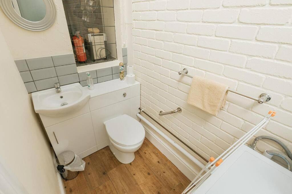 Fir Tree Cottage - Cosy 3 Bed Cottage In Penrhyn Bay With Beautiful Sea Views And Access To Snowdonia Рос-он-Си Экстерьер фото