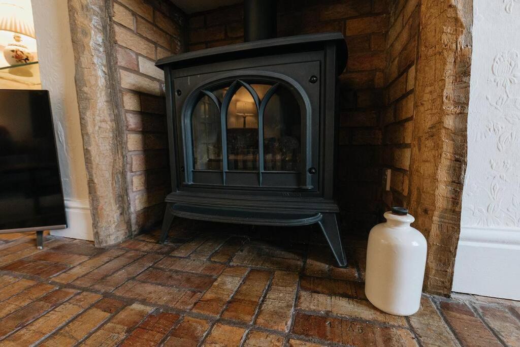 Fir Tree Cottage - Cosy 3 Bed Cottage In Penrhyn Bay With Beautiful Sea Views And Access To Snowdonia Рос-он-Си Экстерьер фото