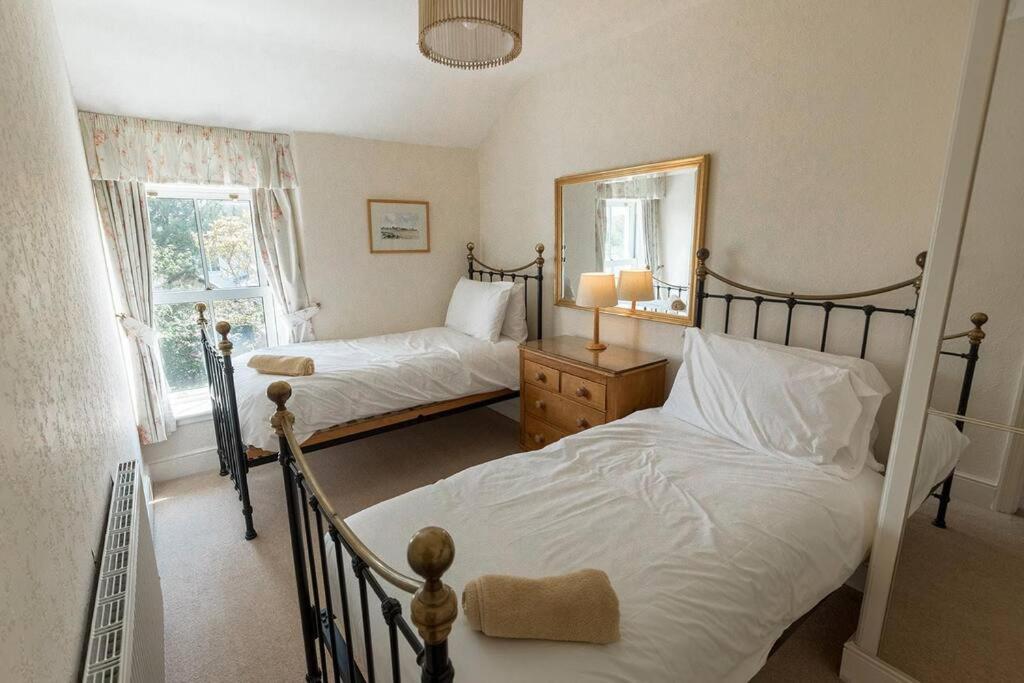 Fir Tree Cottage - Cosy 3 Bed Cottage In Penrhyn Bay With Beautiful Sea Views And Access To Snowdonia Рос-он-Си Экстерьер фото