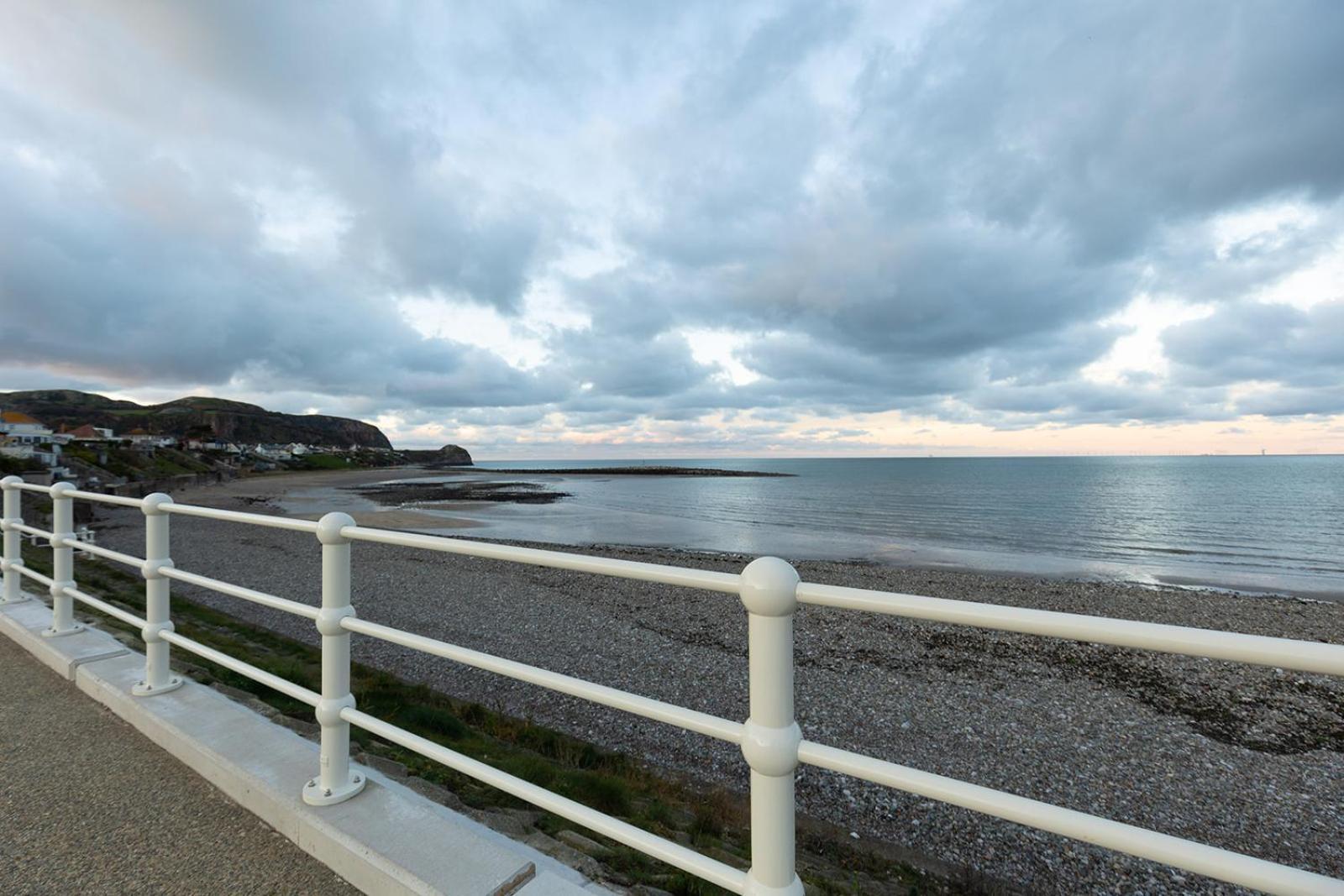 Fir Tree Cottage - Cosy 3 Bed Cottage In Penrhyn Bay With Beautiful Sea Views And Access To Snowdonia Рос-он-Си Экстерьер фото